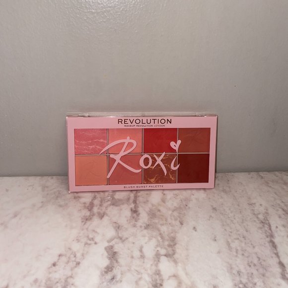 Makeup Revolution Makeup Makeup Revolution X Roxxsaurus Roxi Blush